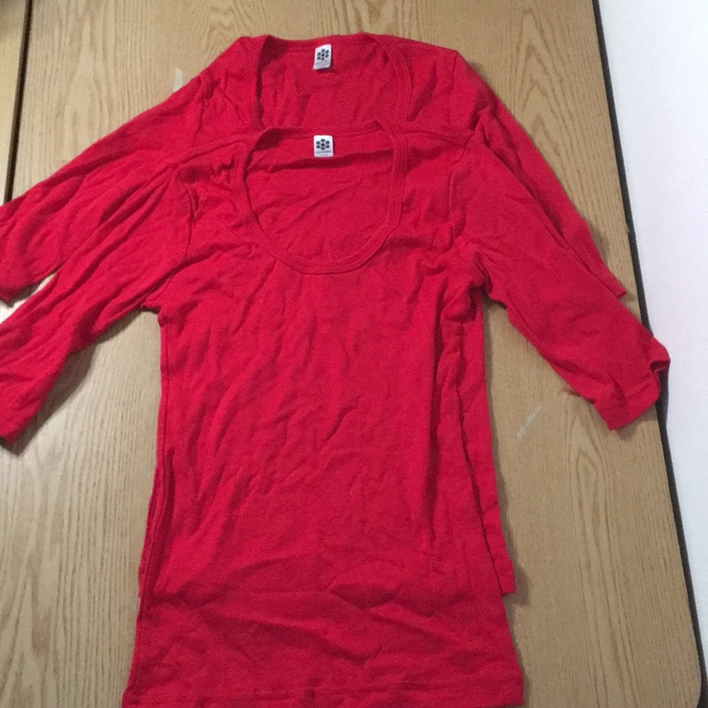 New Women’s Bundle of (2) 3/4” Length Sleeve T-Shirts Red Size Medium